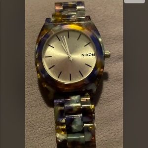 Nixon watch